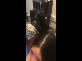 清纯嫩妹与闺蜜共享男友双飞 极品美女假屌插穴试衣间口交等~01